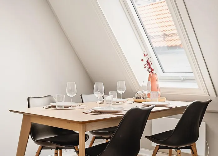 2024 Renovated Luxury Penthouse! Up To 9 Guests! Bergen