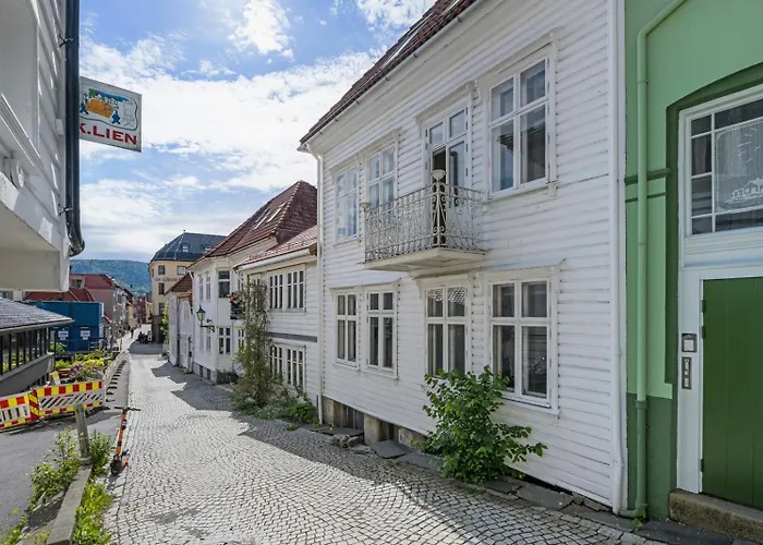 Апартаменты 2024 Renovated Luxury Penthouse! Up To 9 Guests! *